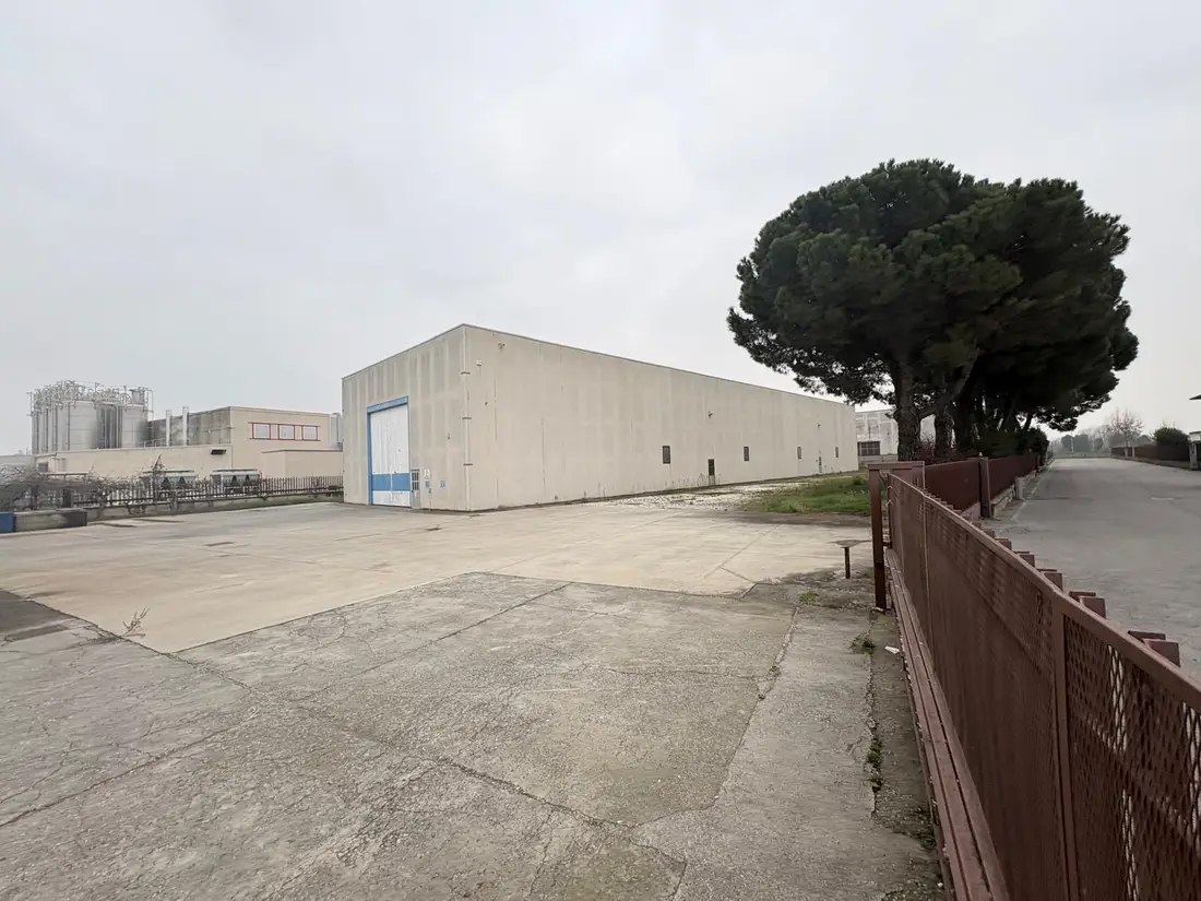 Fabbricati Costruiti Per Esigenze Industriali · Maclodio