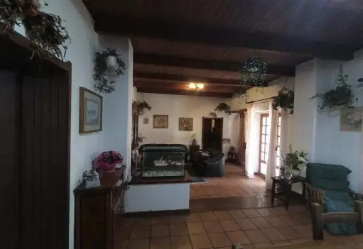 Magazzini E Locali Di Deposito · Pula