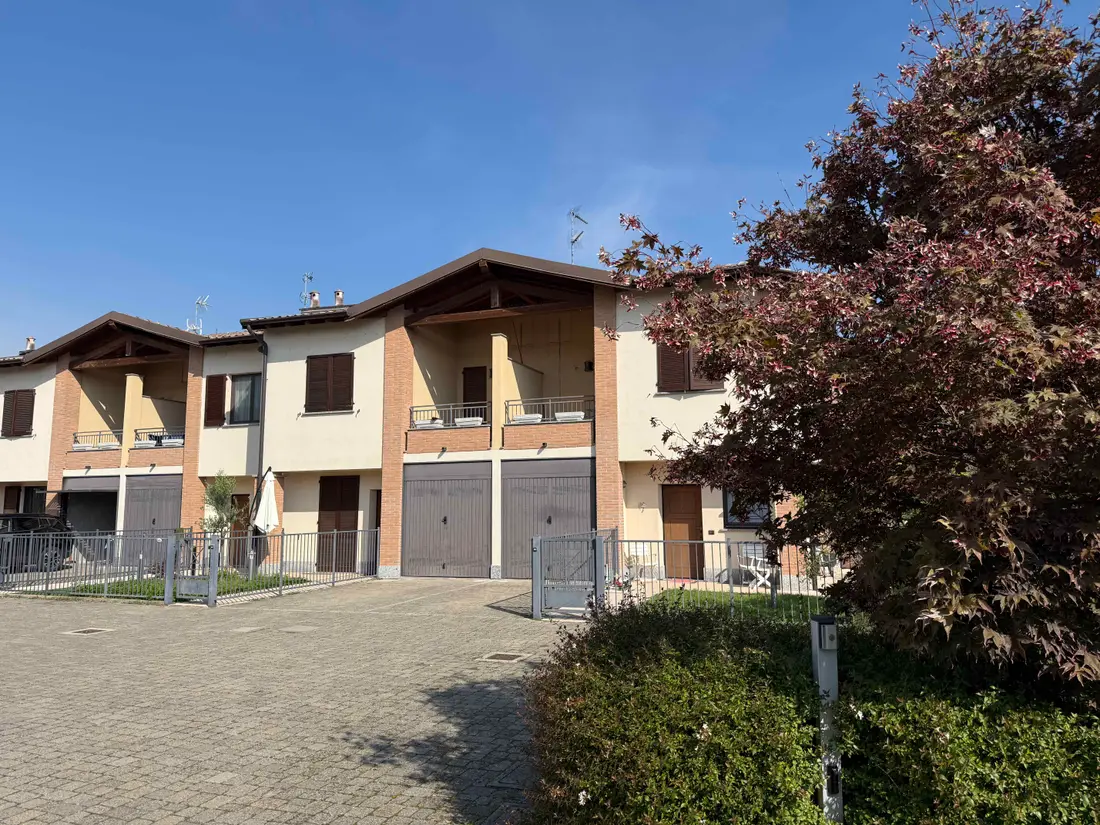 Abitazione In Villini · Travacò Siccomario
