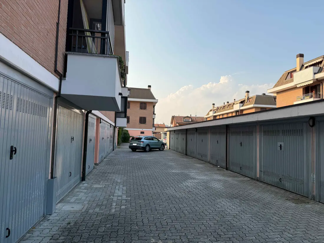 Garage O Autorimessa · Carpiano