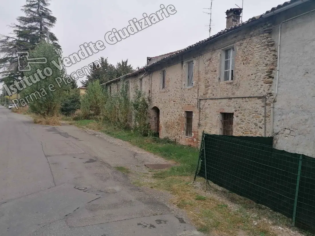 Fabbricato · Parma