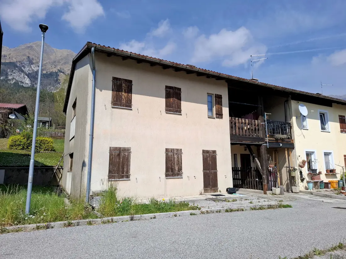 Abitazioni E Alloggi Tipici Dei Luoghi · Taipana