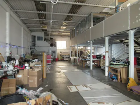 Fabbricati Costruiti Per Esigenze Industriali all'asta a Prato (PO)