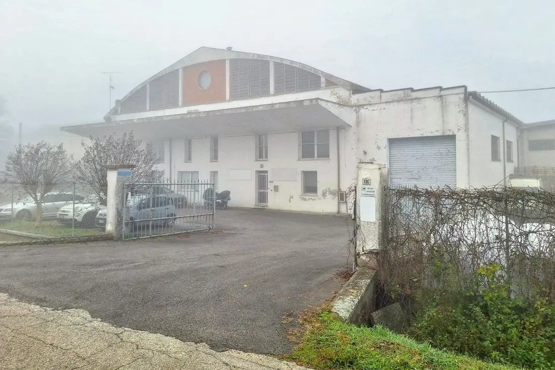 Fabbricati Costruiti Per Esigenze Commerciali · Lugo