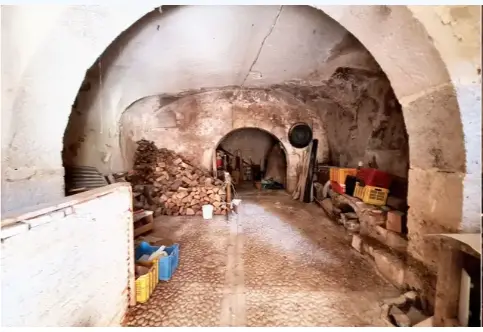 Magazzini E Locali Di Deposito · Pettorano sul Gizio