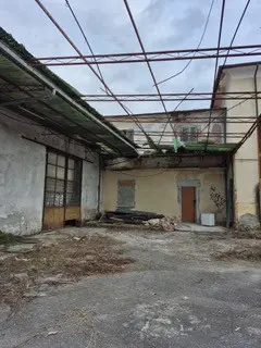 Magazzini E Locali Di Deposito · Massa