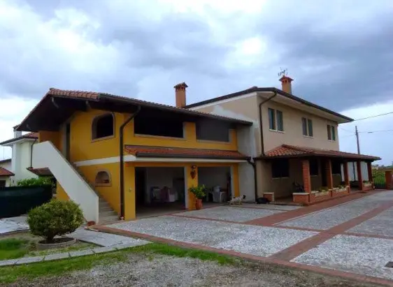 Abitazione Di Tipo Civile · Fiume Veneto