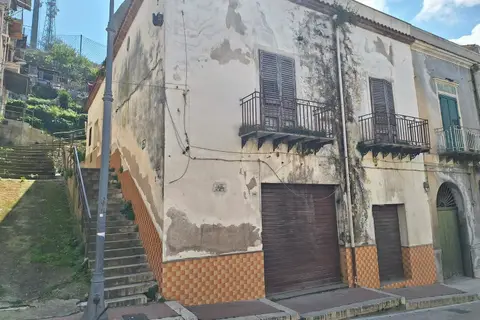 Abitazione Di Tipo Civile all'asta a San Cipirello (PA)