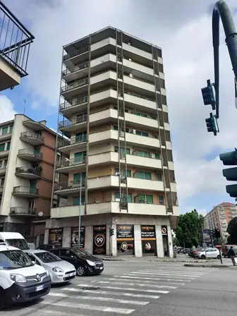 Abitazione Di Tipo Economico all'asta a Torino (TO)