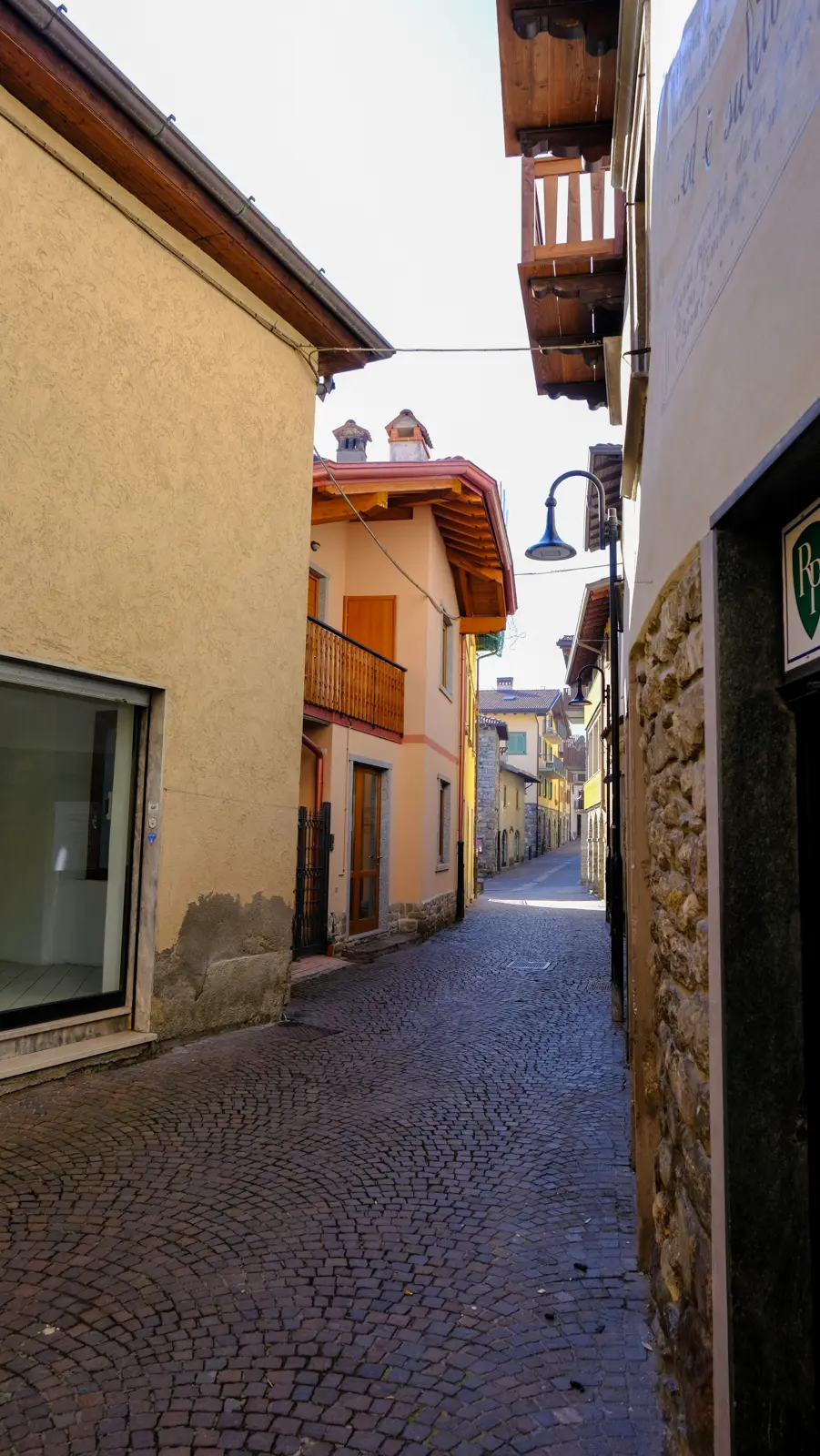 Negozi, Botteghe · Borno
