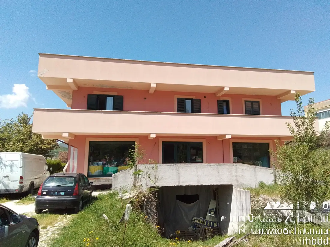 Fabbricati Costruiti Per Esigenze Commerciali · Nocera Umbra