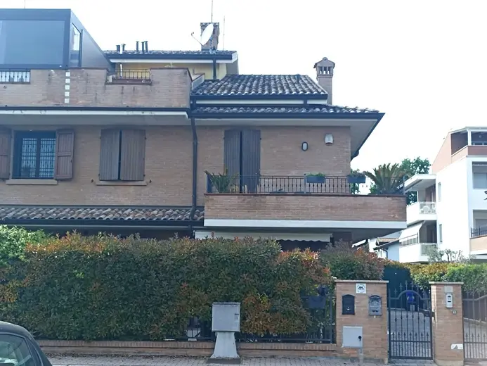 Abitazione Di Tipo Civile · Carpi