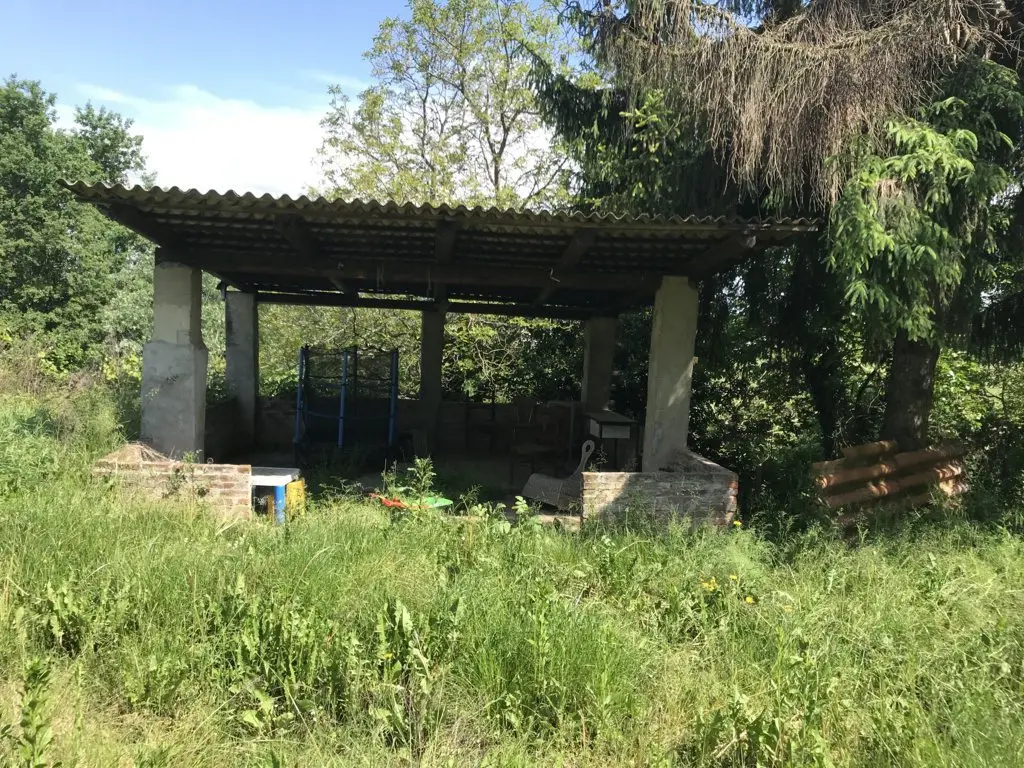 Tettoie Chiuse O Aperte · Bene Vagienna