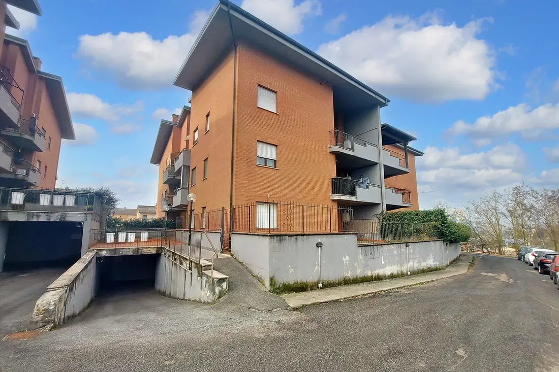 Magazzini E Locali Di Deposito · Colleferro