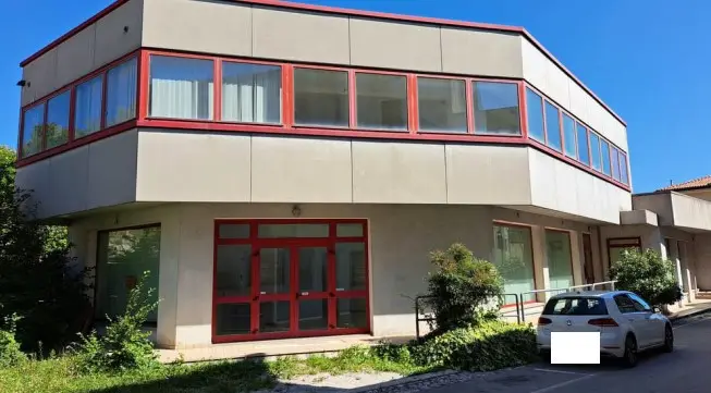 Fabbricati Costruiti Per Esigenze Commerciali · Montereale Valcellina