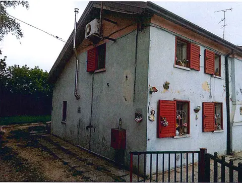 Abitazione Di Tipo Economico all'asta a Castelmassa (RO)