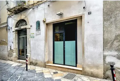 Negozio · Lucera