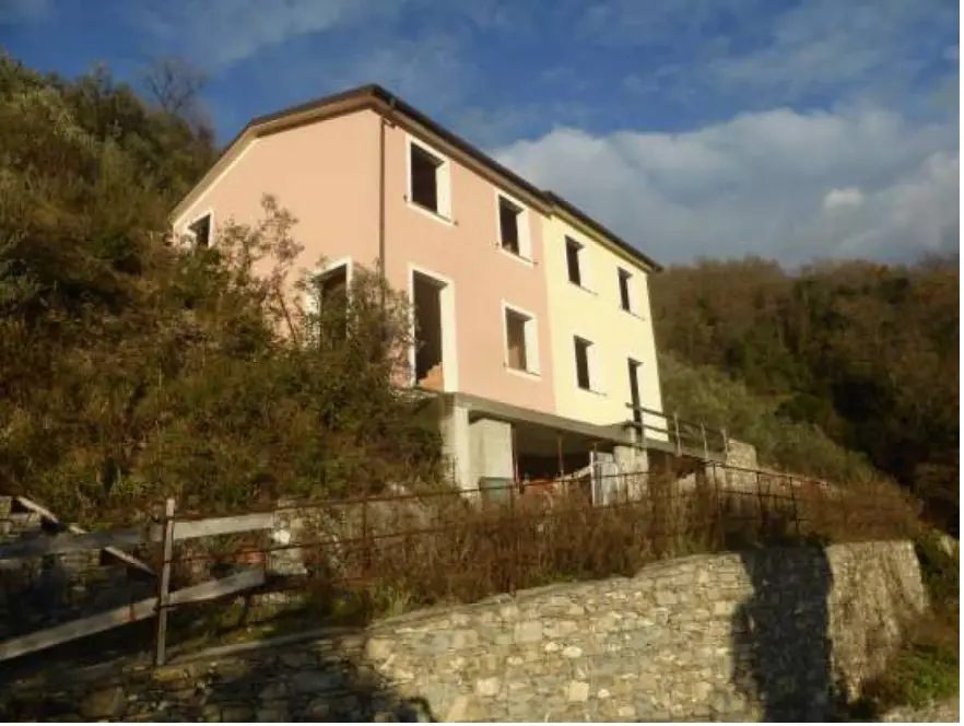 Fabbricato In Corso Di Costruzione · Avegno