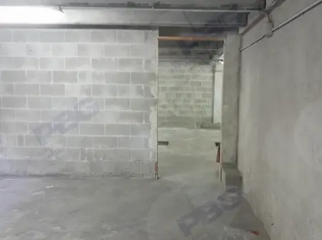 Magazzini E Locali Di Deposito · Bollate