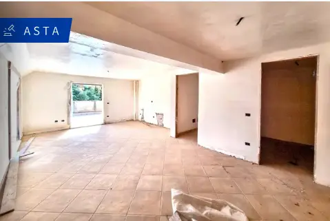 Magazzini E Locali Di Deposito · Carini
