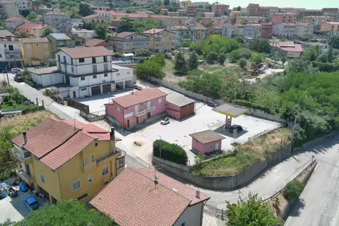 Fabbricati Costruiti Per Esigenze Commerciali all'asta a Montecalvo Irpino (AV)