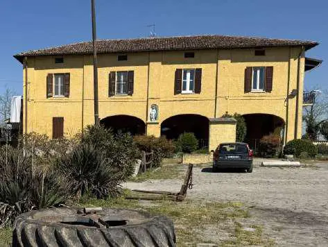 Fabbricato Rurale · Castelgerundo