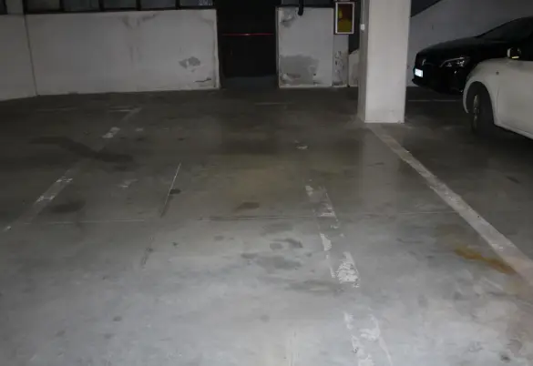 Posto Auto · Prato