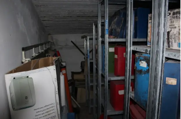 Magazzini E Locali Di Deposito · Prato