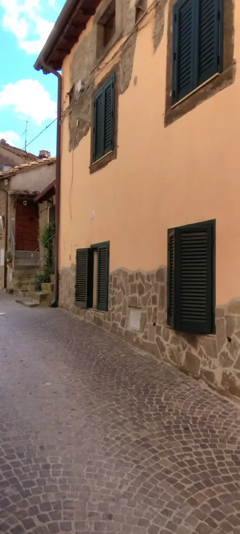 Abitazione Di Tipo Civile all'asta a Soriano Nel Cimino (VT)