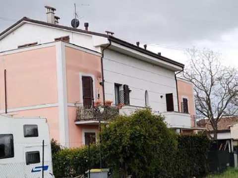 Abitazione Di Tipo Civile all'asta a Spello (PG)