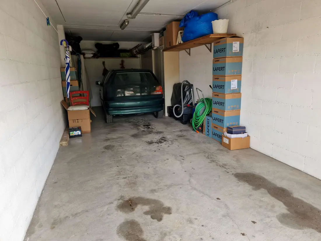 Garage O Autorimessa · Manzano