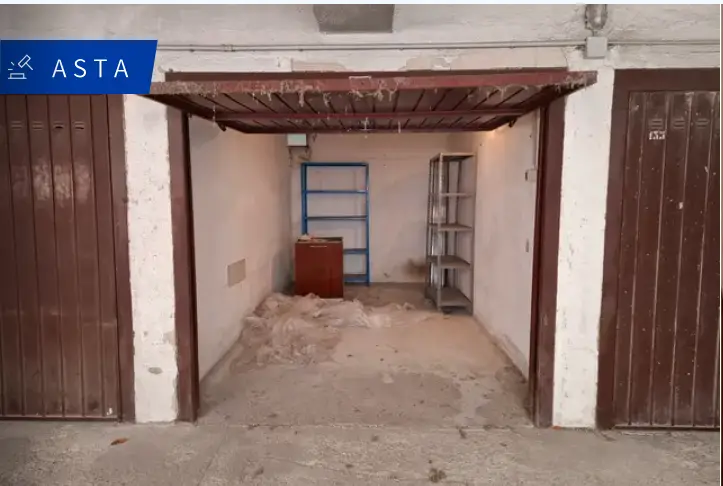 Posto Auto · Varese