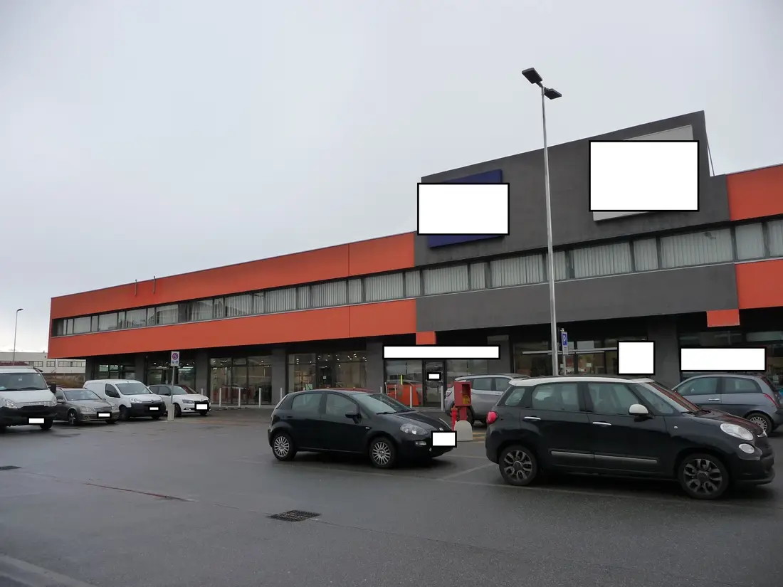 Fabbricati Costruiti Per Esigenze Commerciali · Caselle Torinese