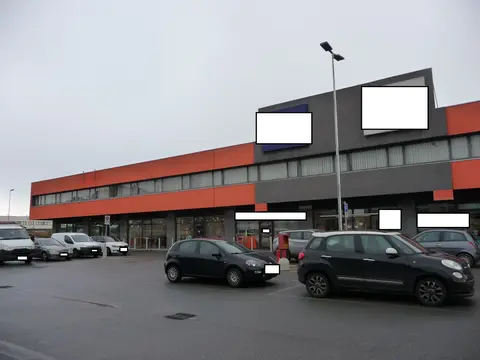 Fabbricati Costruiti Per Esigenze Commerciali all'asta a Caselle Torinese (TO)
