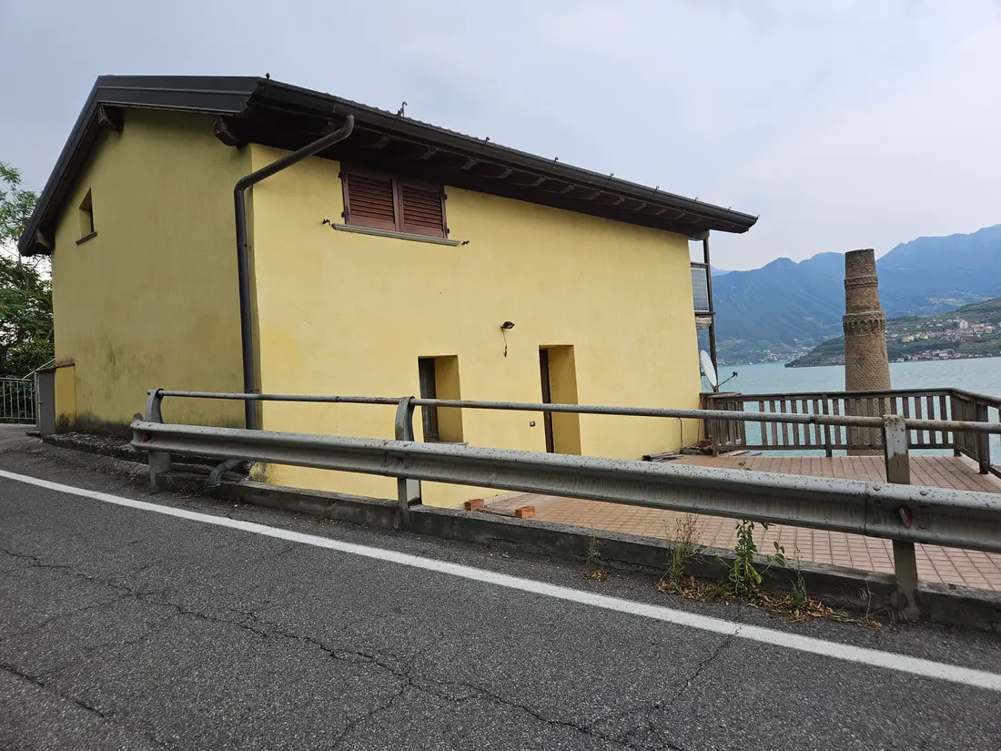 Abitazione Di Tipo Civile · Tavernola Bergamasca