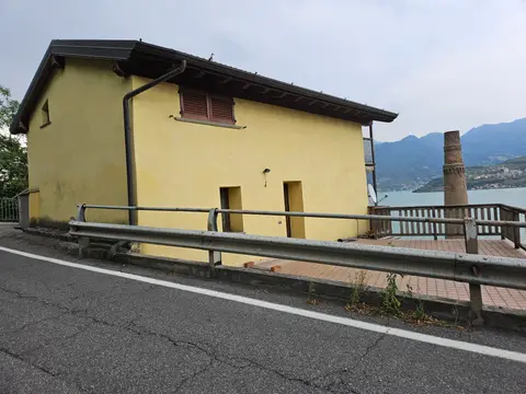 Abitazione Di Tipo Civile all'asta a Tavernola Bergamasca (BG)