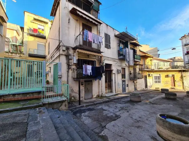 Abitazione Di Tipo Popolare · Napoli