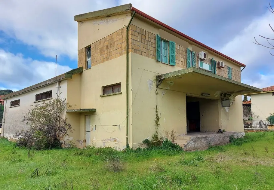 Fabbricati Costruiti Per Esigenze Commerciali · Ales