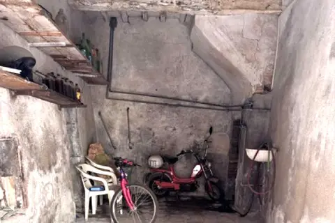 Magazzini E Locali Di Deposito all'asta a Matelica (MC)