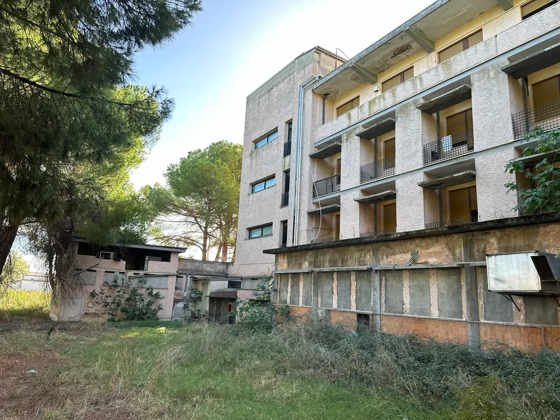 Fabbricati Costruiti Per Esigenze Commerciali · Cassano all'Ionio