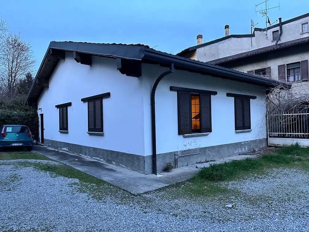 Fabbricati Costruiti Per Esigenze Industriali · Verano Brianza