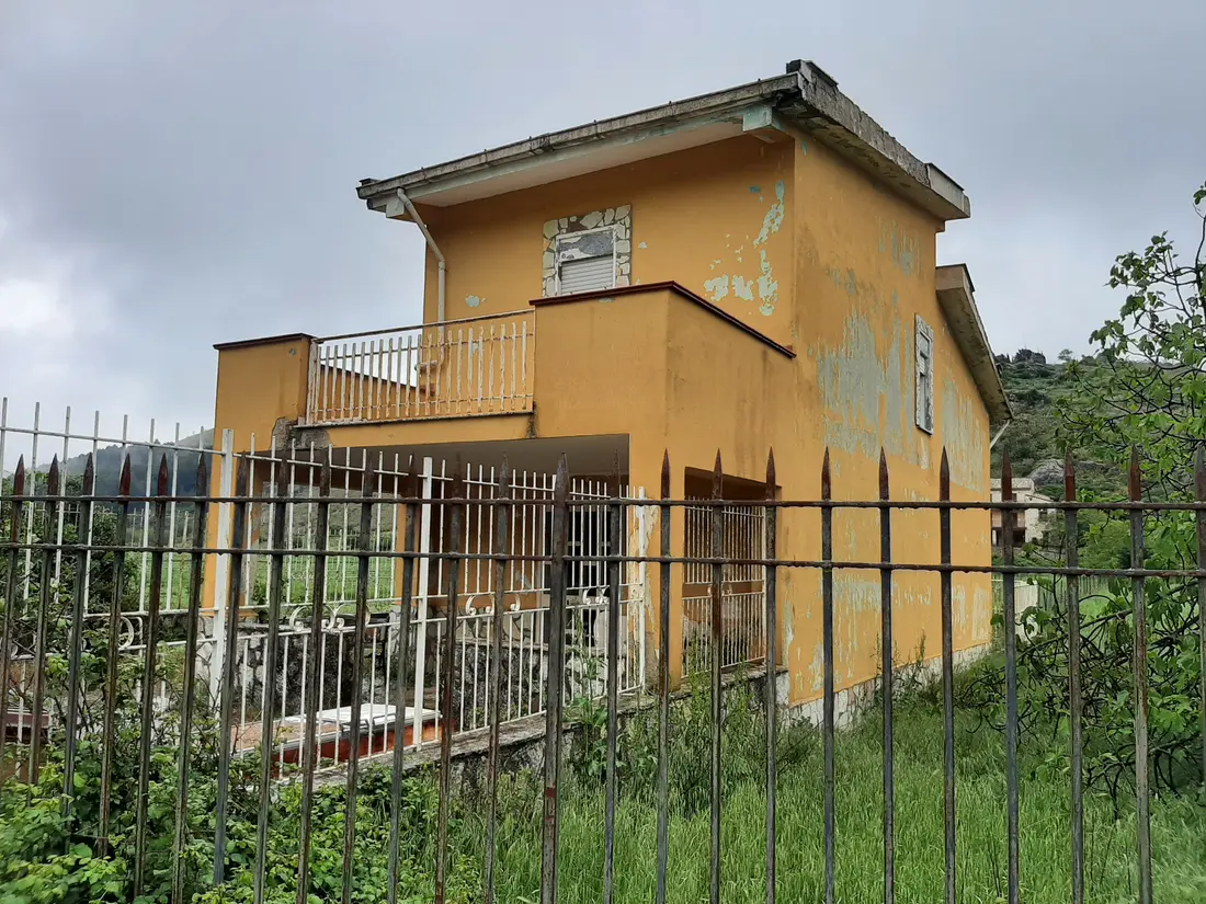 Abitazione Di Tipo Civile · Santa Cristina Gela