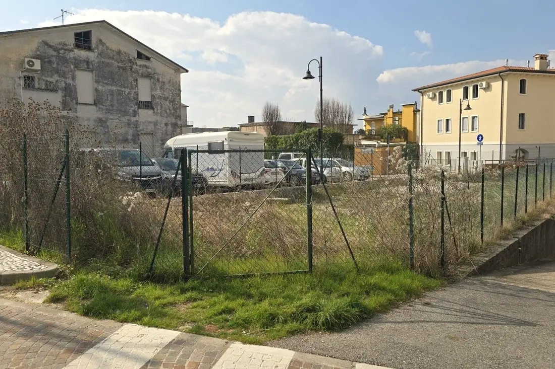 Porzione Di Immobile · Carrè