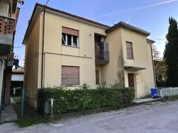 Abitazione Di Tipo Economico · Fonte