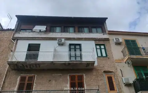 Abitazione Di Tipo Economico all'asta a Palermo (PA)