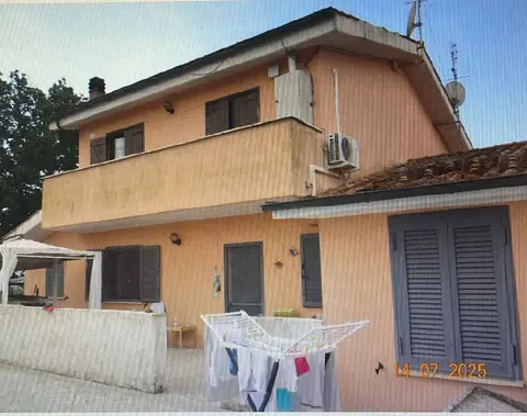 Abitazione Di Tipo Civile all'asta a Sabaudia (LT)