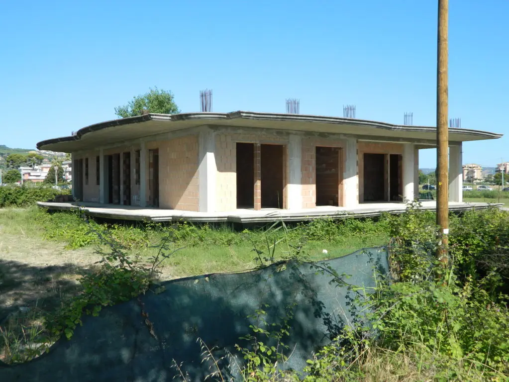 Fabbricati Costruiti Per Esigenze Commerciali · Martinsicuro