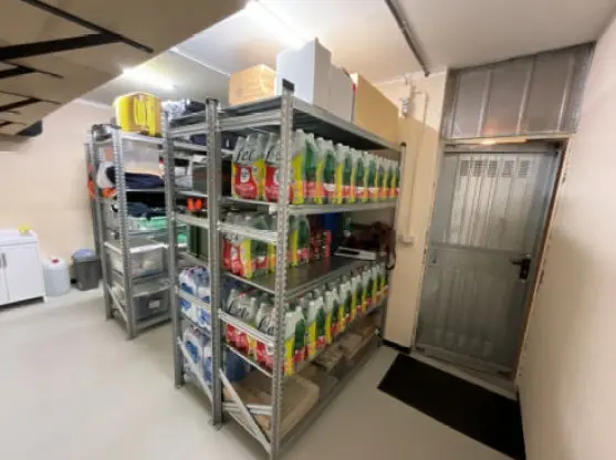 Magazzini E Locali Di Deposito · Colli del Tronto