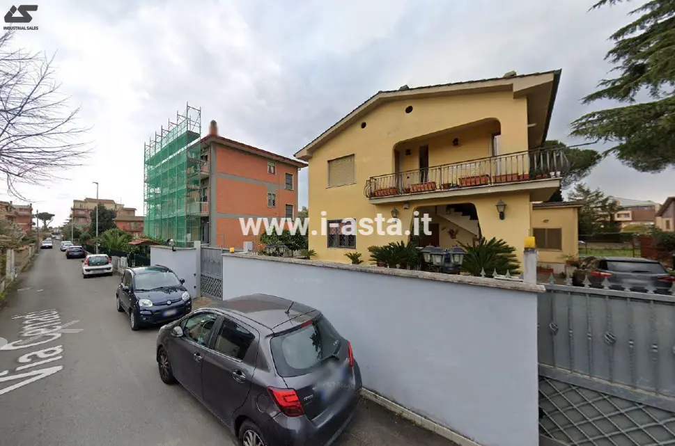 Abitazione Di Tipo Signorile · Roma