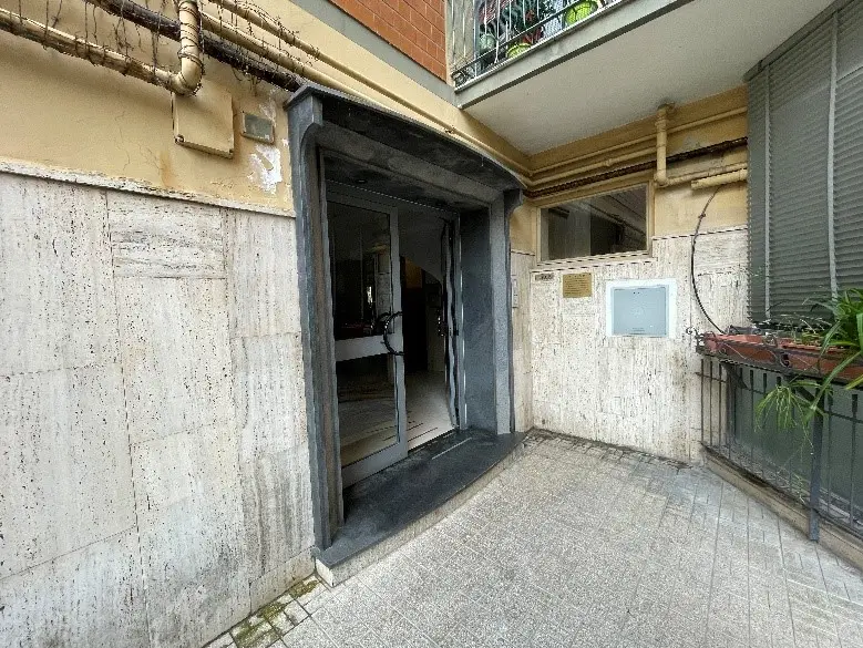 Abitazione Di Tipo Civile · Napoli